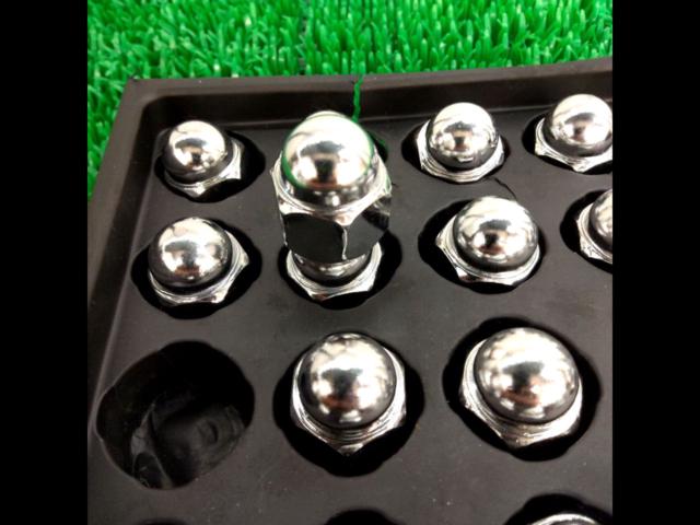 Wakeari
19HEX/M12xP1.25/20 pieces
Tapered seat nut
They're so cute, like bee larvae!