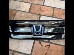 N-BOX (JF1/JF2)
Honda genuine
Front grille