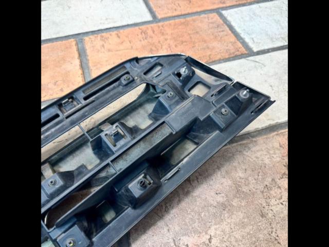 N-BOX (JF1/JF2)
Honda genuine
Front grille