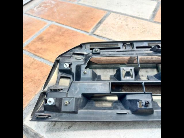 N-BOX (JF1/JF2)
Honda genuine
Front grille