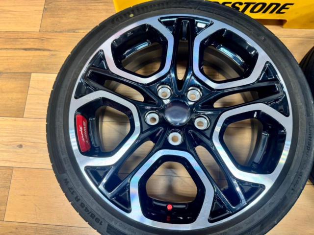 SUZUKI
Swift Sports / ZC33S
Original wheel + Continental
ContiSportContact
Five