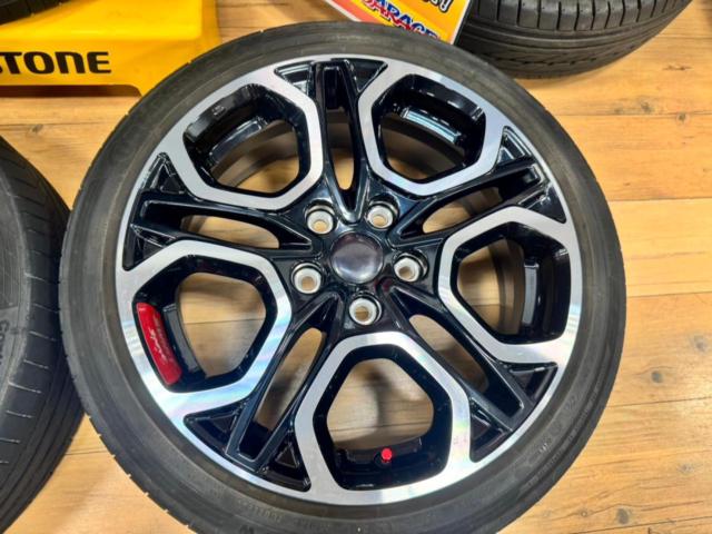 SUZUKI
Swift Sports / ZC33S
Original wheel + Continental
ContiSportContact
Five