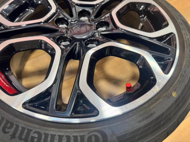 SUZUKI
Swift Sports / ZC33S
Original wheel + Continental
ContiSportContact
Five