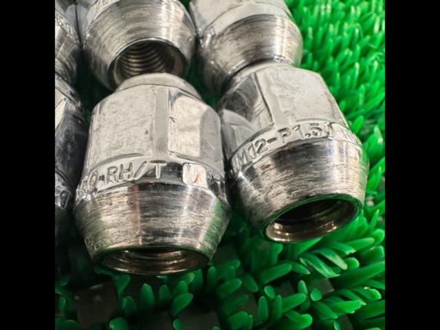 Wakeari
21HEX/M12xP1.5/20 pieces
Wheel nut