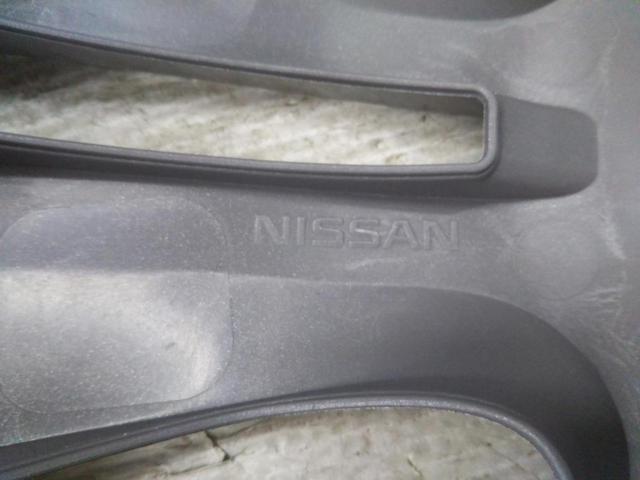 Genuine Nissan wheel caps