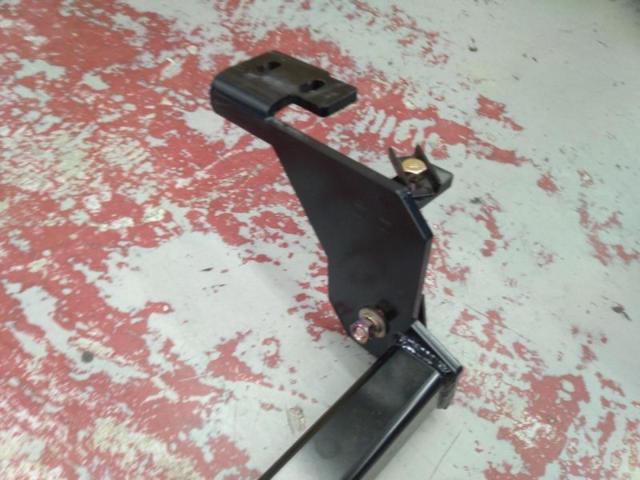 Global
Tight hitch member