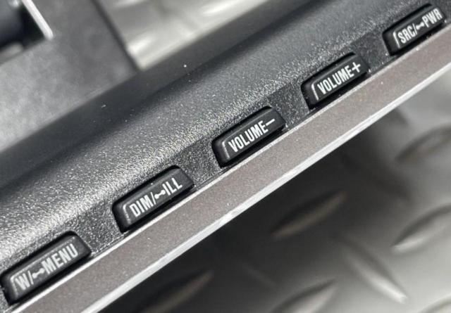 carrozzeria
TVM-PW930Ⅱ
9 inch wide VGA private monitor