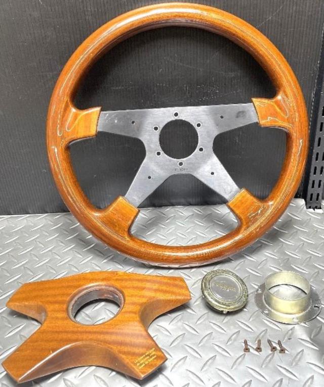 【Renoma(レノマ)】ウッドステアリング 4本スポーク 36Φ MOMOピッチ