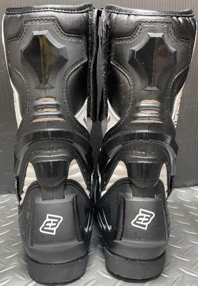 BOGOTTO ASSEN
Racing boots
Size: 41 (25.5cm)