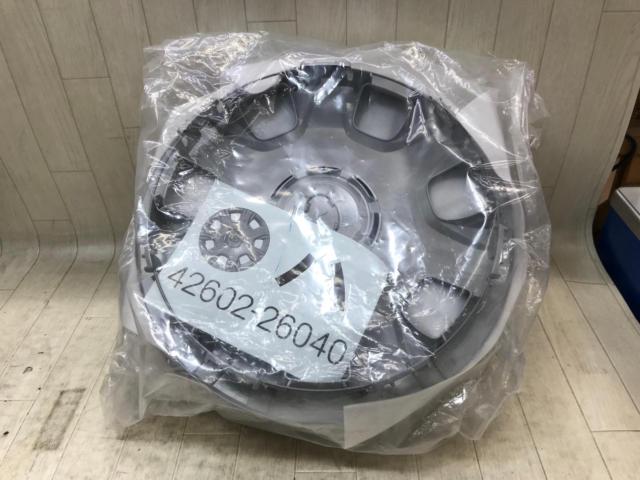 トヨタ 200系ハイエース 純正15インチホイールキャップ | 未使用 