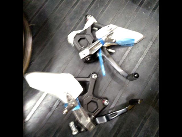 KAWASAKI ZX-25R ('21) Genuine Footpegs