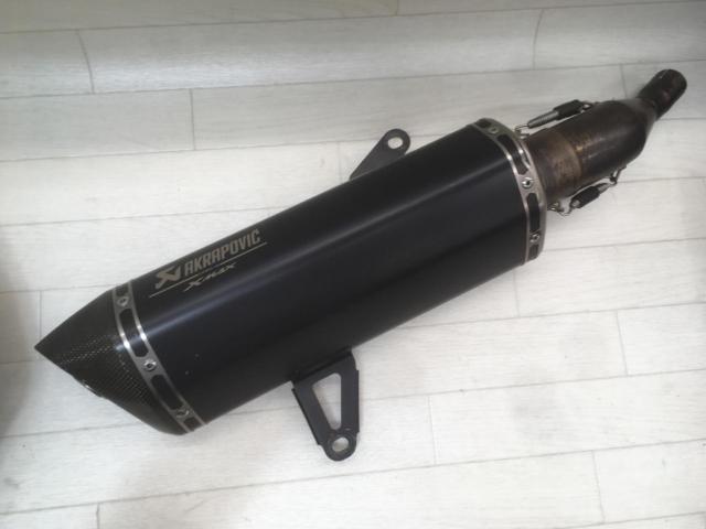 AKRAPOVIC
Genuine european yamaha
Slip-on silencer
XMAX