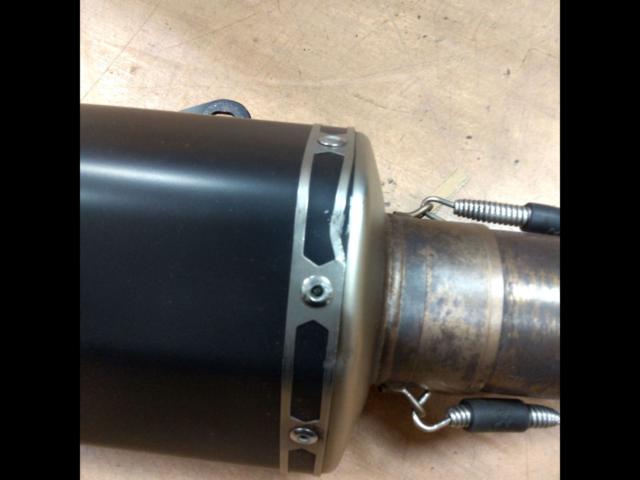 AKRAPOVIC
Genuine european yamaha
Slip-on silencer
XMAX