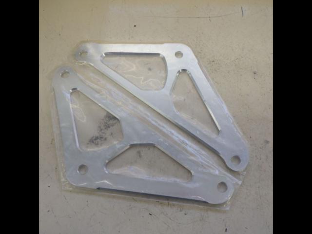 unused
[Riders]
Aluminum
Headlight stay left and right set
Overall length 220mm / Thickness 4mm