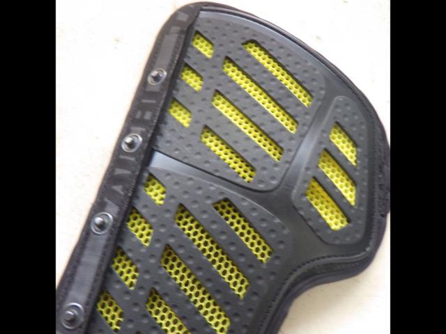 RSTaichi (RS Taichi)
TRV037
Separate honeycomb chest protector