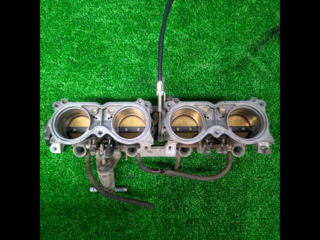 Unknown Manufacturer
FZR400R
Throttle body