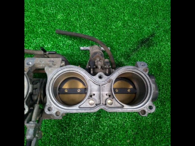 Unknown Manufacturer
FZR400R
Throttle body