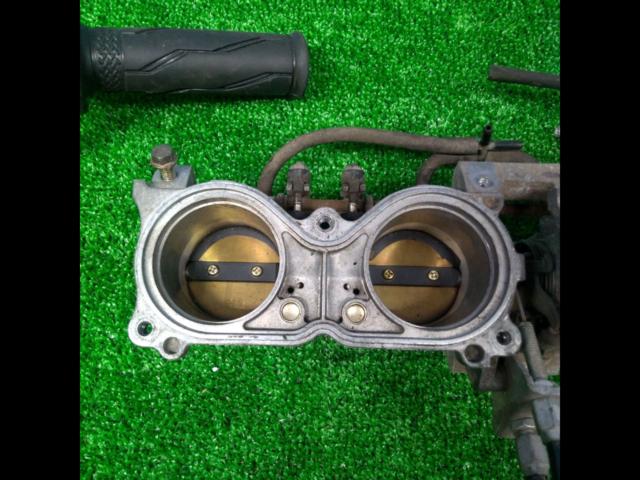 Unknown Manufacturer
FZR400R
Throttle body