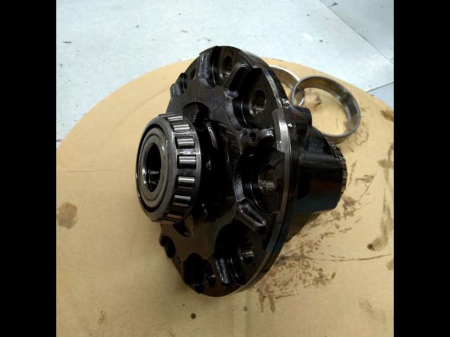 Nissan
S15
Sylvia
SR20DET
SPEC-R
V package
Genuine helical differential (helical LSD)