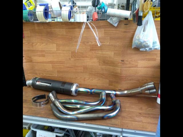 YOSHIMURA (Yoshimura)
Titanium cyclone muffler
ZRX400/ZRX2
JASMA: 00125251
■
ZRX
400 (ZR400E
BC-ZR400E)