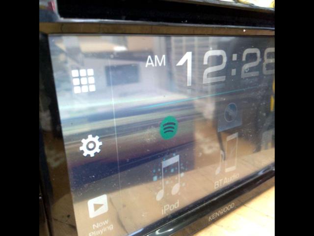 KENWOOD DDX4190BT (with minor defects)
6.2 inches monitor
CD/USB/iPod/Bluetooth Audio + Hands-free/MP3/WMA