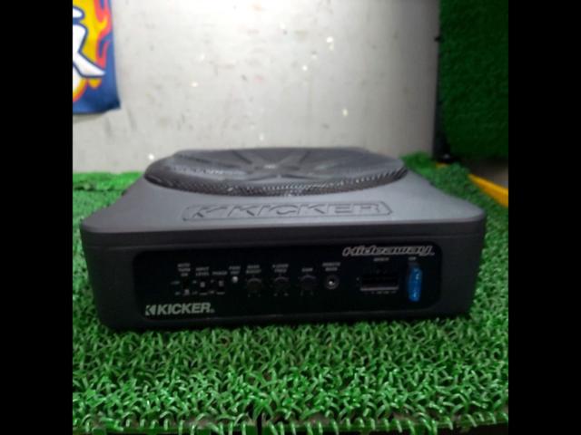 KICKER46HS10
Hideaway
Compact powered subwoofer
10 inches