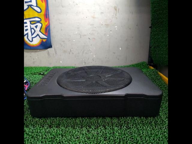 KICKER46HS10
Hideaway
Compact powered subwoofer
10 inches