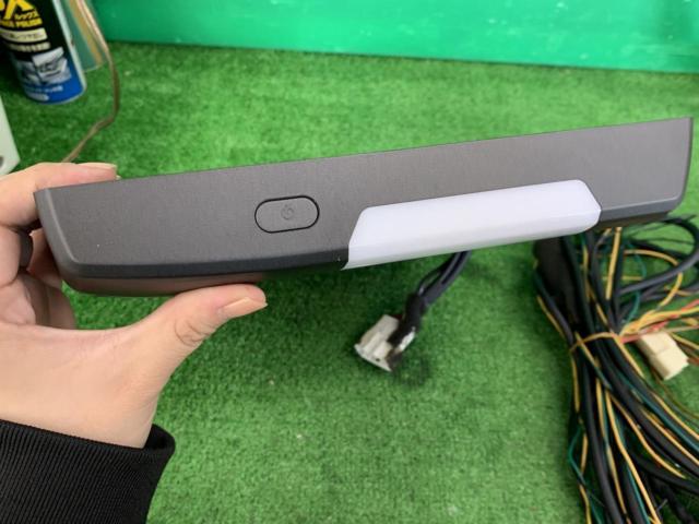 ALPINEPSH10-R-B
Flip down monitor