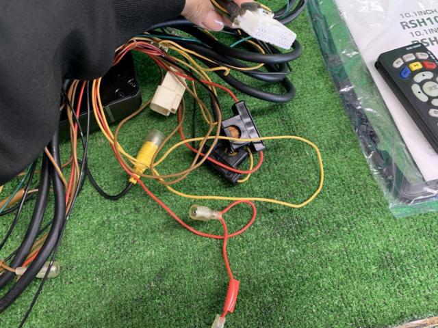 ALPINEPSH10-R-B
Flip down monitor