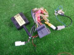 Data
System
Rear camera connection adapter
RCA013H