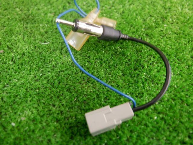 Data
System
Rear camera connection adapter
RCA013H