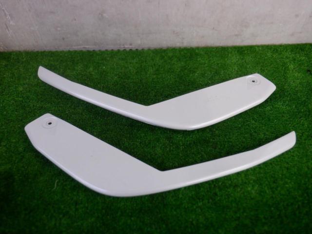 Honda genuine
Front bumper garnish