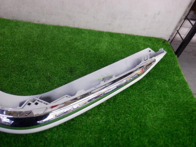 Honda genuine
Rear bumper garnish