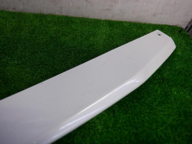 Honda genuine
Rear bumper garnish