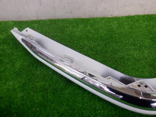 Honda genuine
Rear bumper garnish