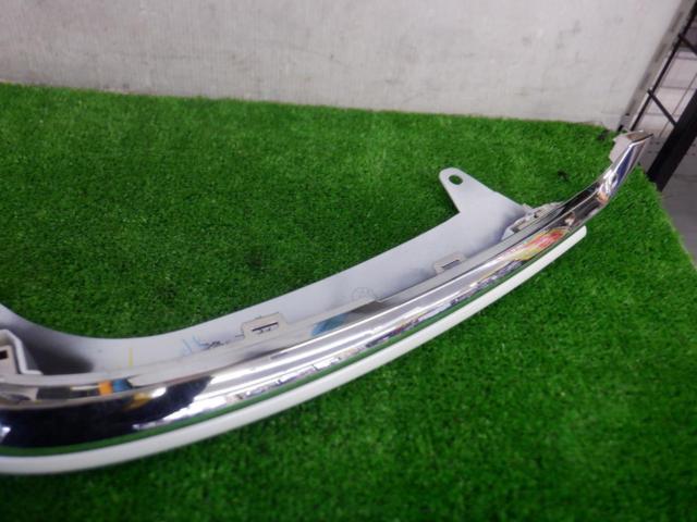 Honda genuine
Rear bumper garnish