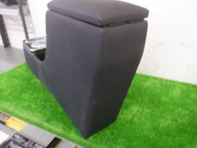 Unknown Manufacturer
Center console