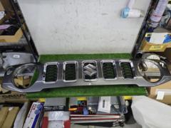Suzuki genuine
Front grille