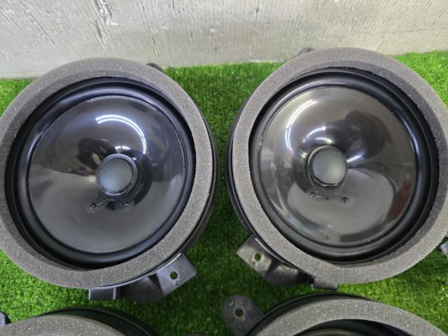 SUBARU genuine
Speaker