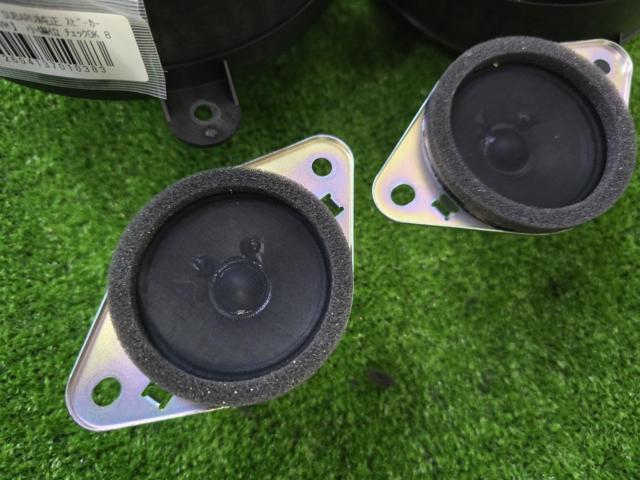 SUBARU genuine
Speaker