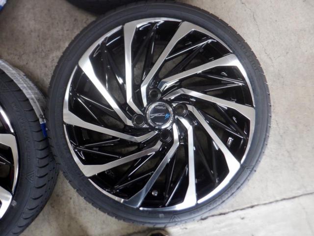 1
BADX (Badokkusu)
632
LOXARNY (Rokusani)
TEMPEST
TURBIN
VX
+
WINRUN (U~inran)
R330