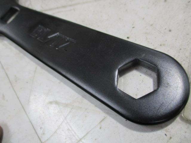 Mekkemon BLITZ
Car hight wrench