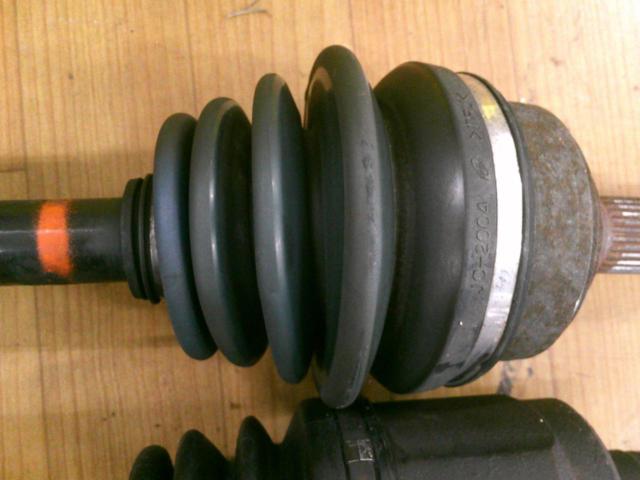 Honda genuine
Drive shaft
* Front left and right set
DC2
Type R