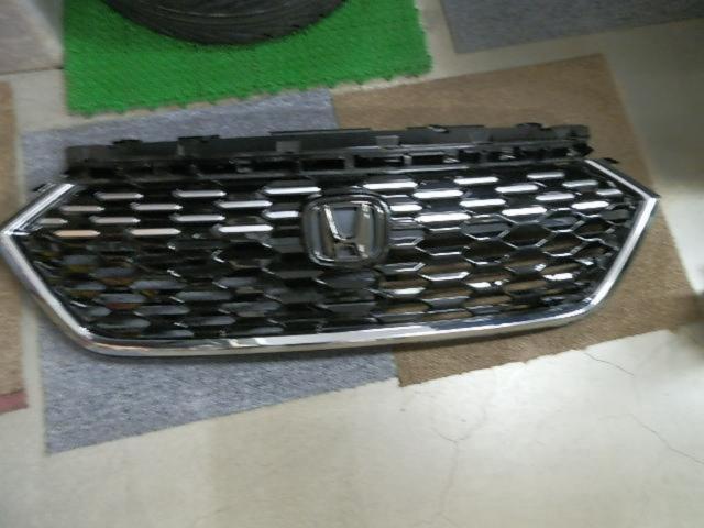 Honda genuine
Vu~ezeru
RV type
Late model optional grille + optional front grille camera cover