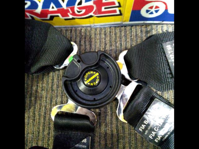 SCHROTH
4-point seat belt
Turnbuckle