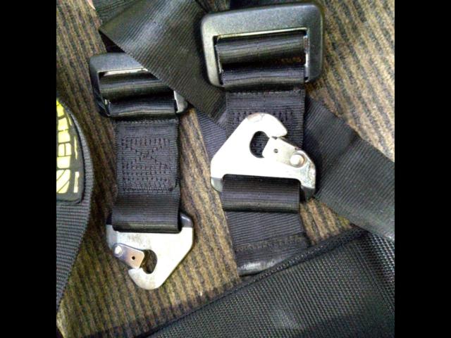 SCHROTH
4-point seat belt
Turnbuckle