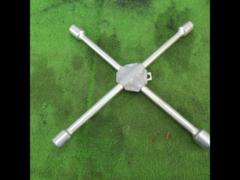 メーカー不明クロスレンチ