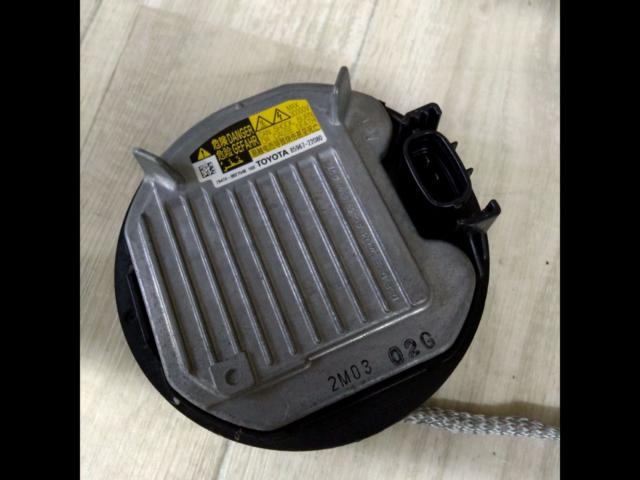 Toyota genuine parts
85967-22080
Genuine HID ballast
D4S / D4R
■
Mark X
130 system