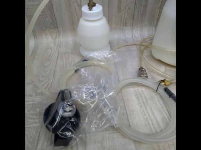 straight
Pressure-feed brake bleeder set
Art.19-5990