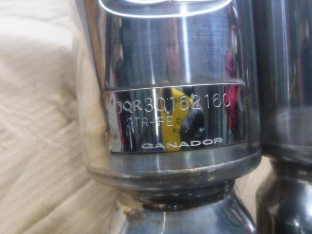 GANADOR
Vertex
Right-side exit square double muffler
Land Cruiser Prado/GUN150: For gasoline vehicles